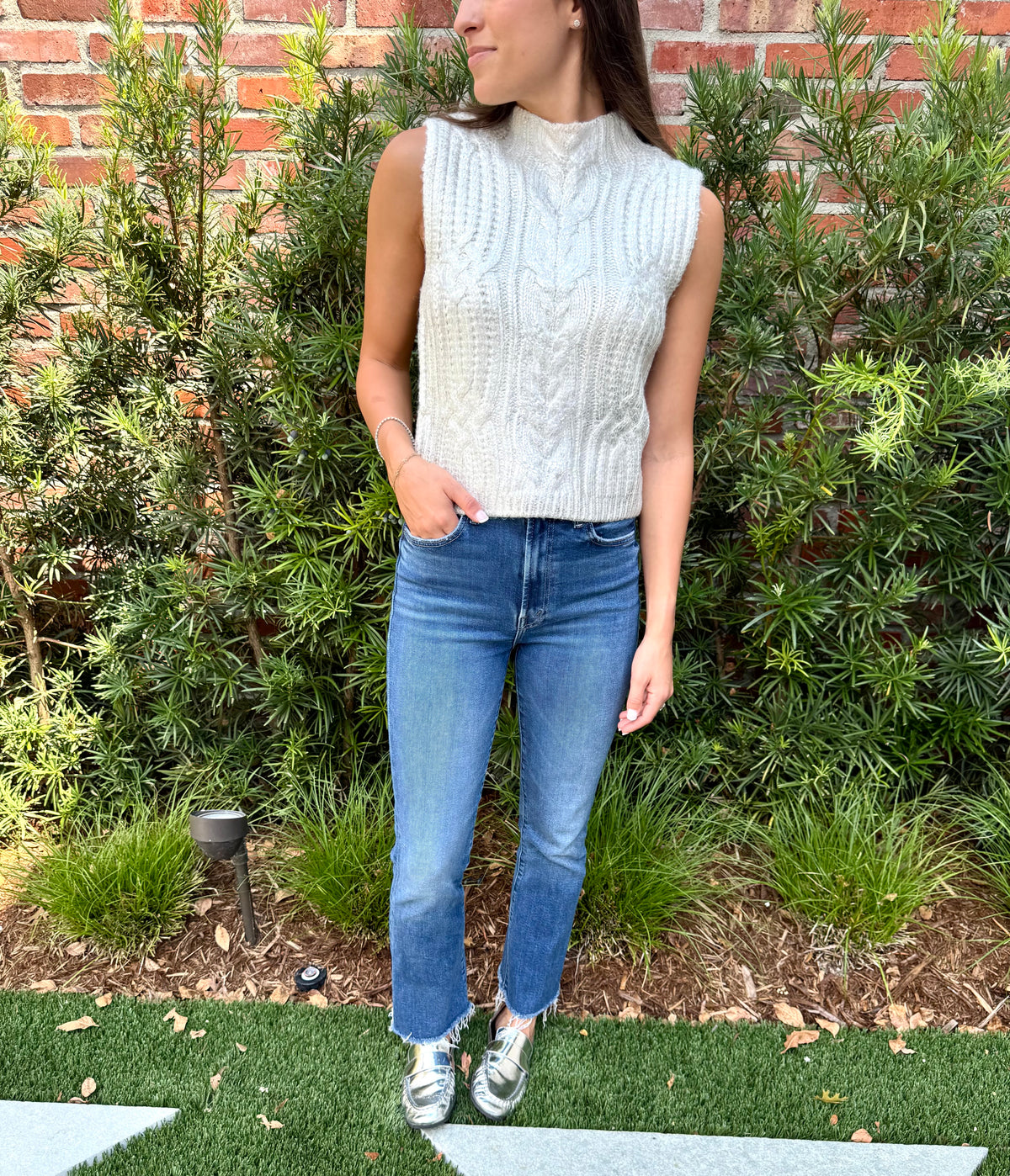 NWT White & Silver Metallic Cable Knit Sleeveless Sweater