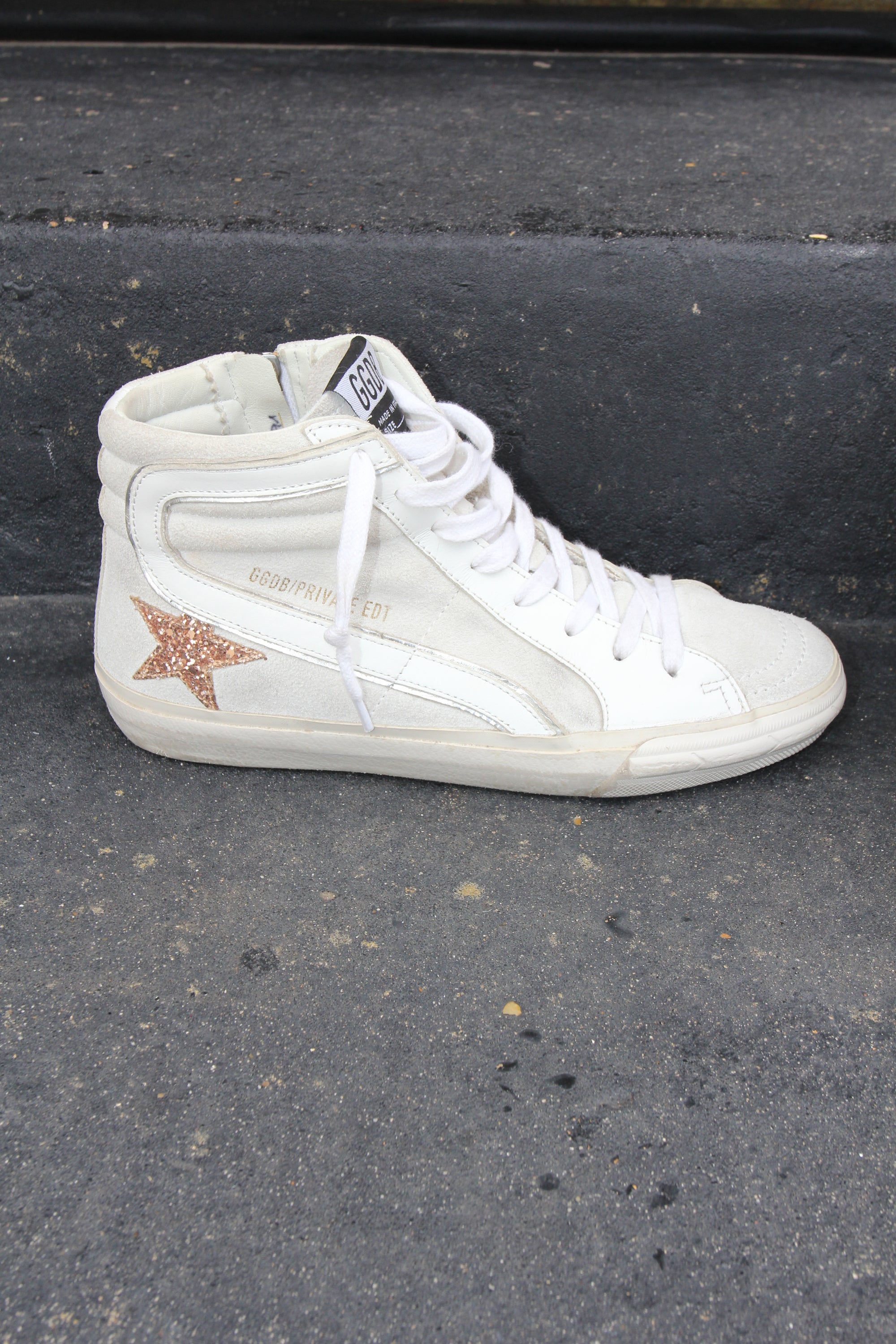Golden Goose Suede Mid Star Sneaker