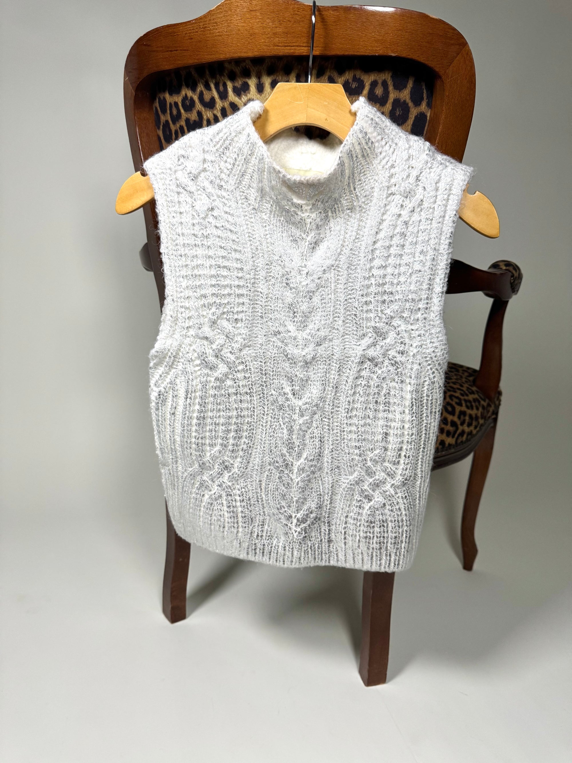 NWT White & Silver Metallic Cable Knit Sleeveless Sweater
