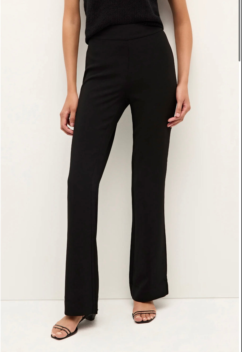 NWT Mia Slim Pant