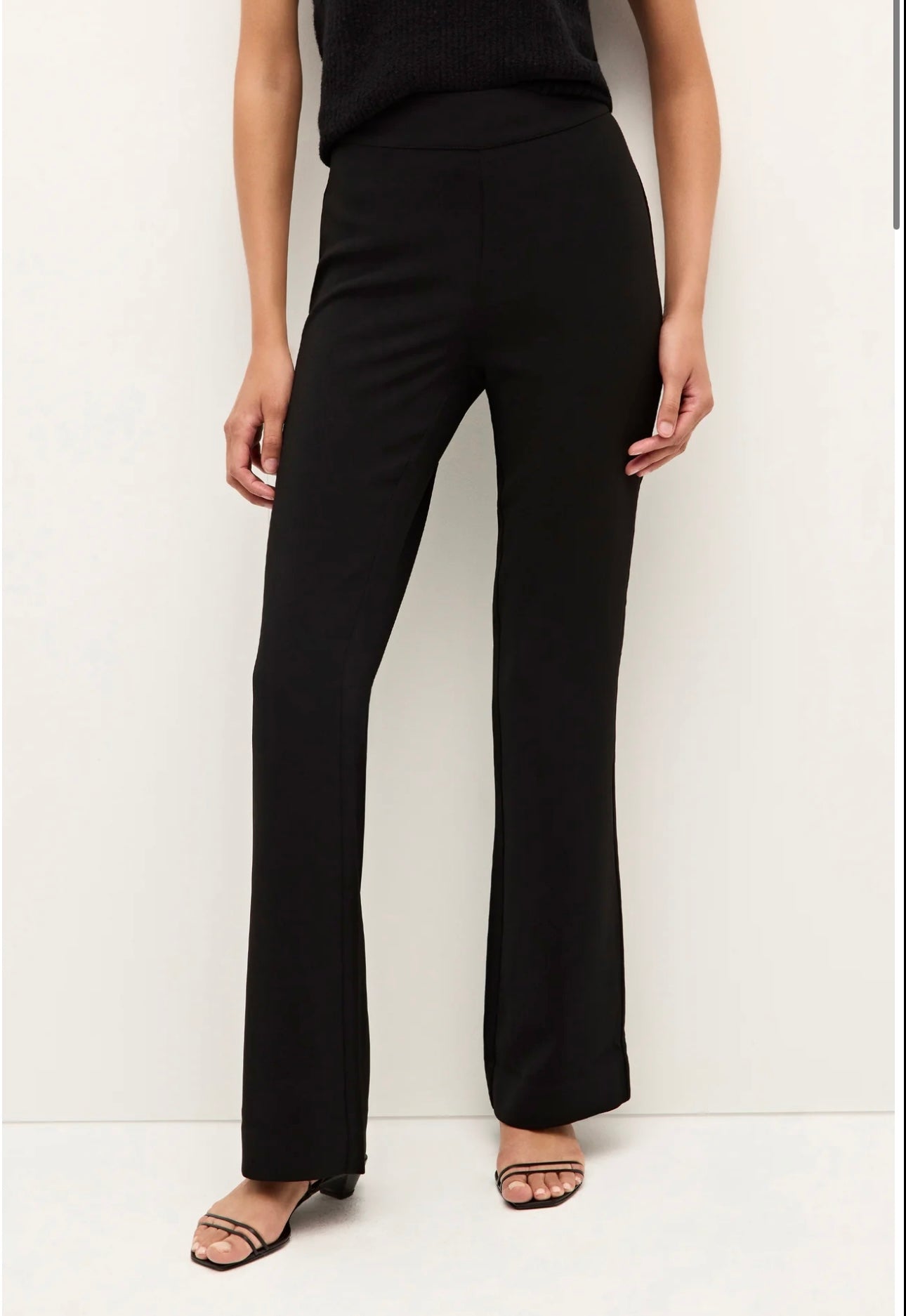 NWT Mia Slim Pant